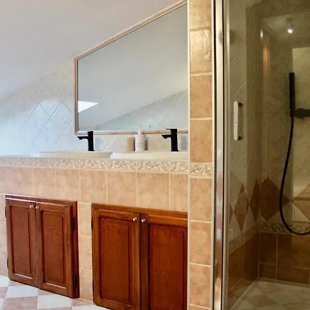 Pensión B-guest House 3*